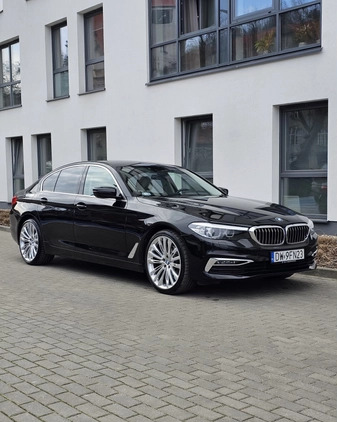 BMW Seria 5 cena 134900 przebieg: 99000, rok produkcji 2019 z Gdańsk małe 211